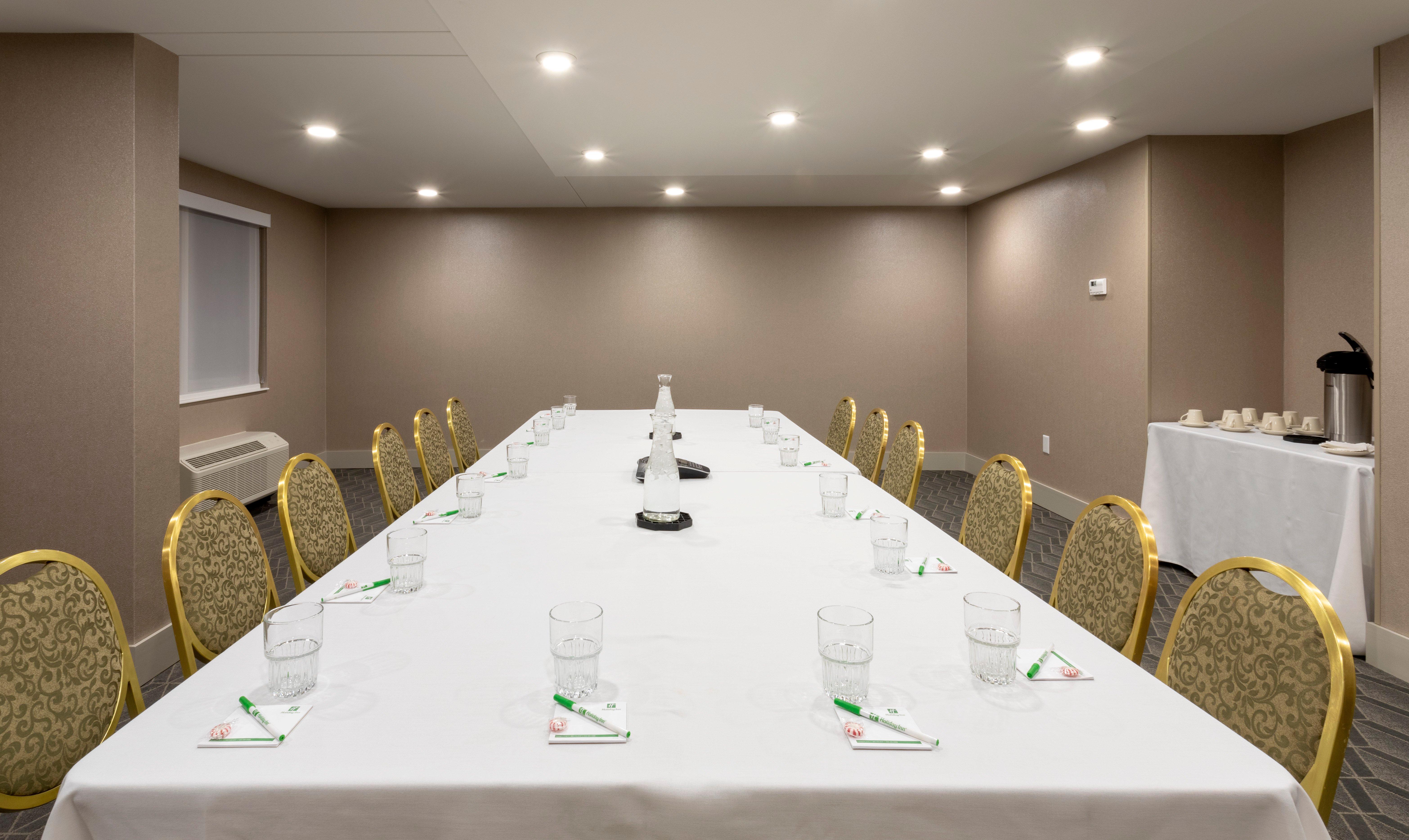Holiday Inn Marquette By Ihg Bagian luar foto