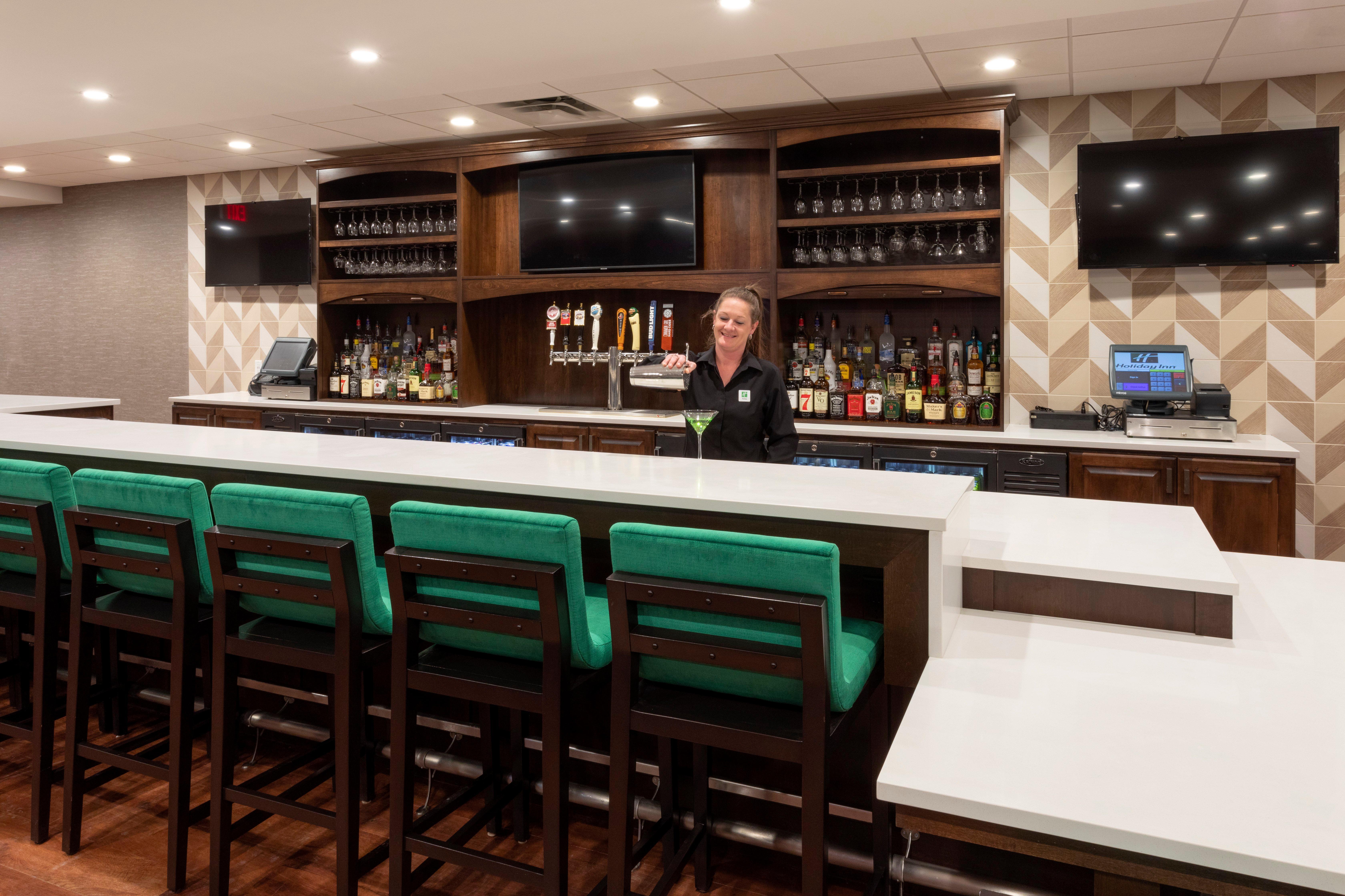 Holiday Inn Marquette By Ihg Bagian luar foto