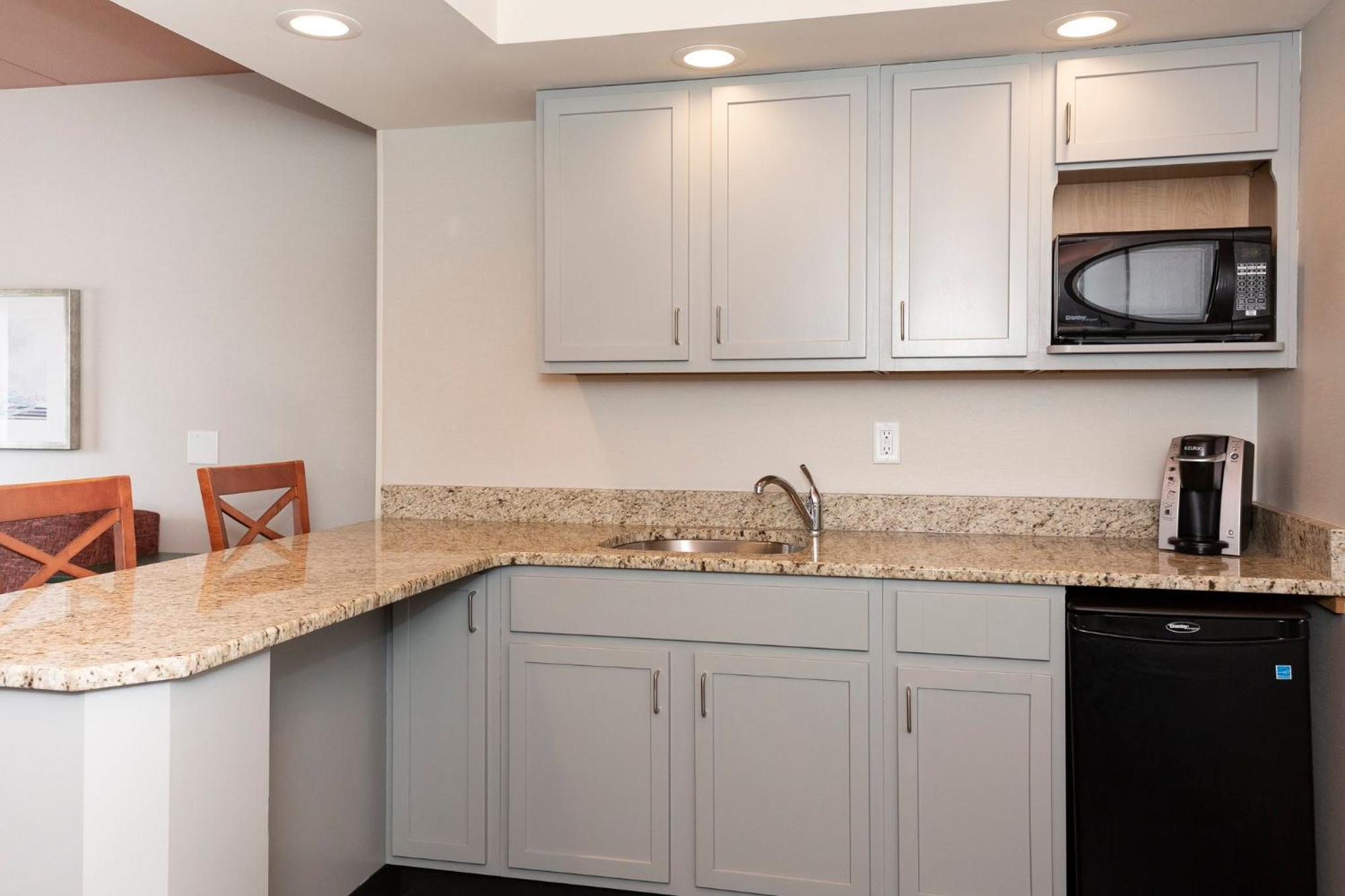 Holiday Inn Marquette By Ihg Bagian luar foto
