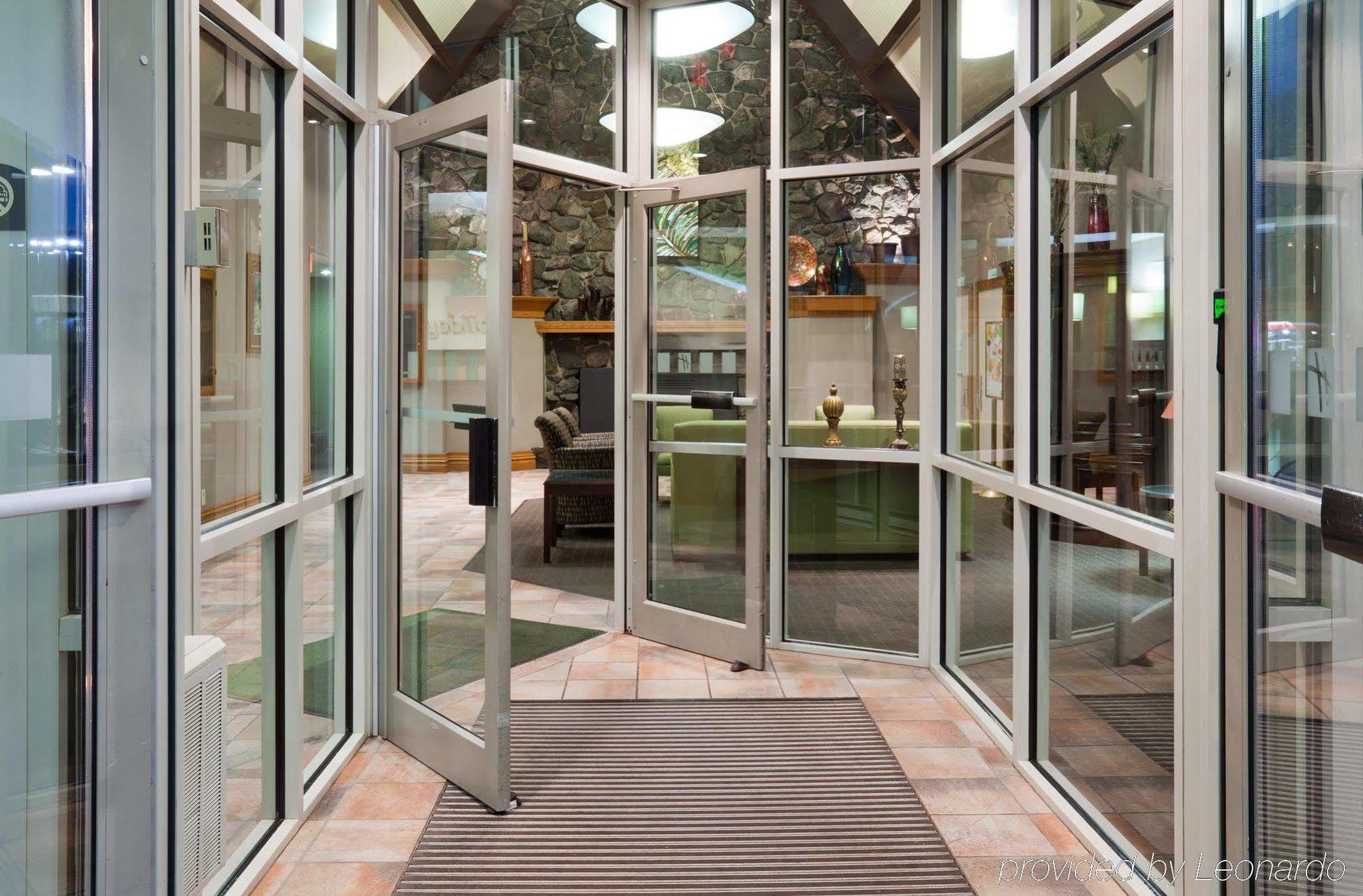Holiday Inn Marquette By Ihg Bagian luar foto