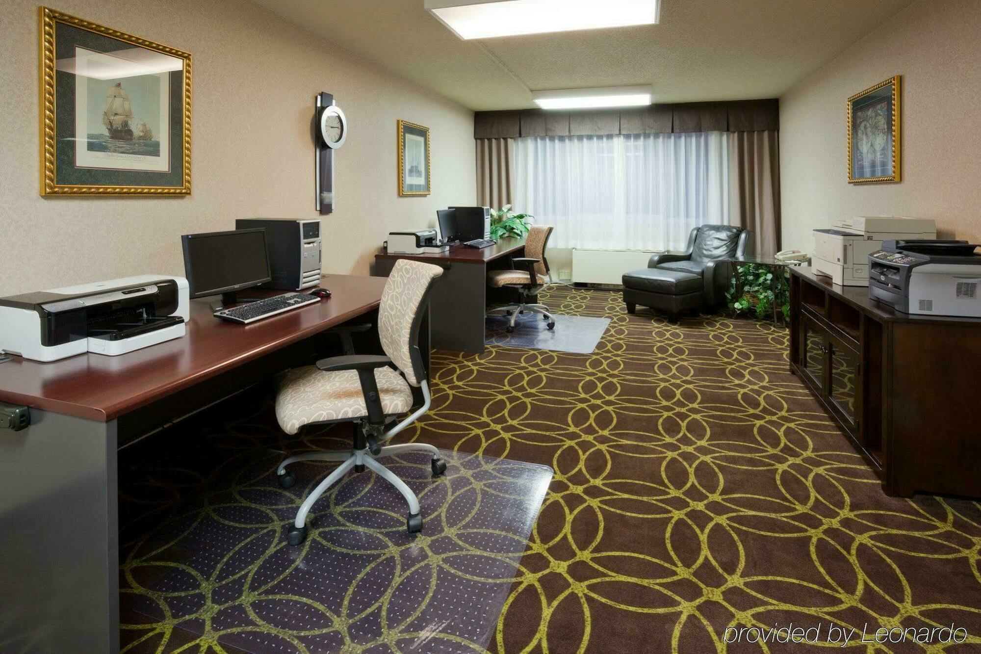 Holiday Inn Marquette By Ihg Bagian luar foto